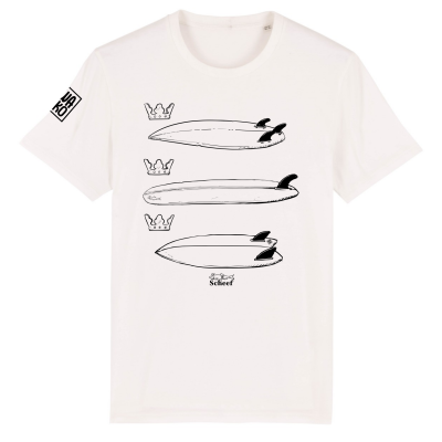 Off white Scheveningen surf T-shirt met 3 surfboards en kroontjes, verwijzend naar het wapen van Scheveningen